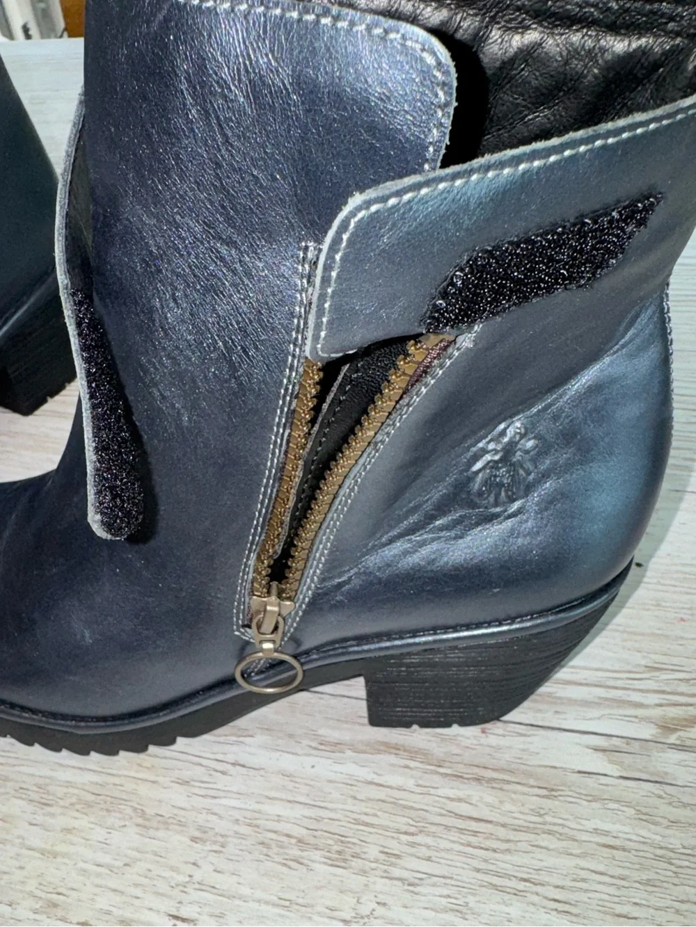Fly London Women's Metallic Grey Leather Ankle Low Heel Booties 40 / US 9-9.5